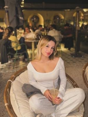 Erenler Escort Zeynep | Güvenilir ve Elit VIP Deneyim